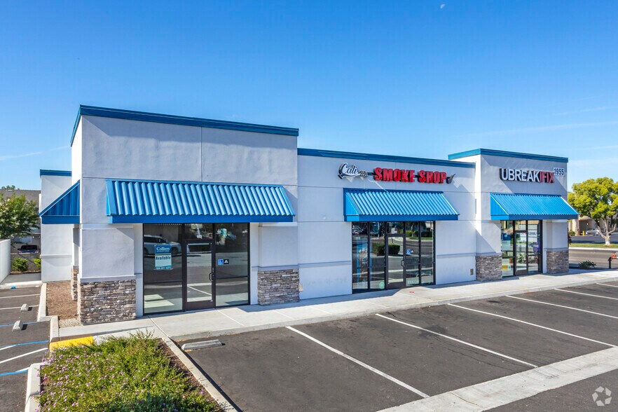 288-380 W Shaw Ave, Clovis, CA à louer - Photo de l’immeuble – Image 1 sur 3