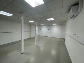 12 Rue Jean-Baptiste Huet, Jouy-en-Josas à vendre Photo intérieure– Image 2 sur 6