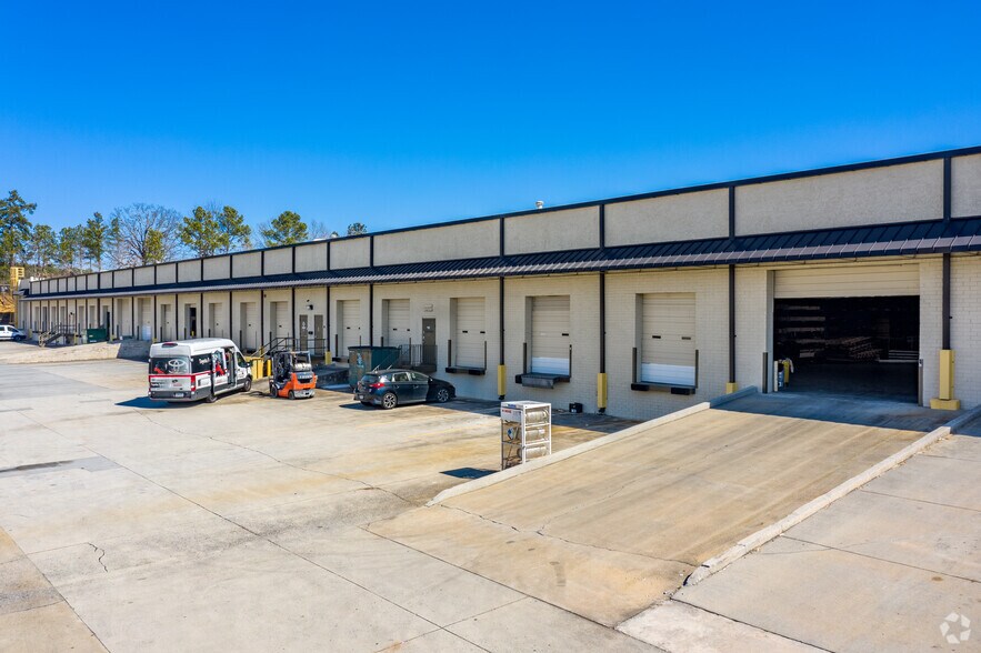 5390 E Ponce de Leon Ave, Stone Mountain, GA à louer - Photo de l’immeuble – Image 3 sur 4