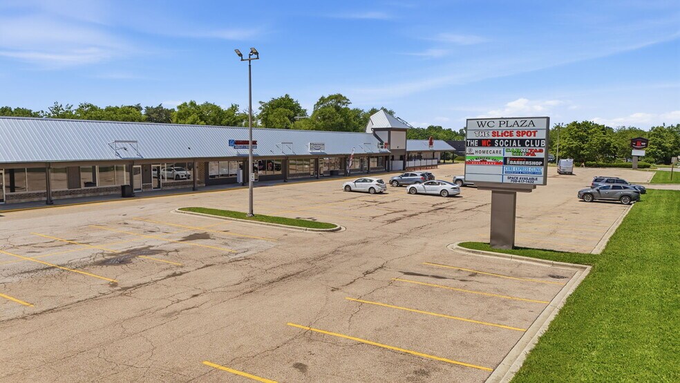 944 E Roosevelt Rd, West Chicago, IL à louer - Photo de l’immeuble – Image 2 sur 40
