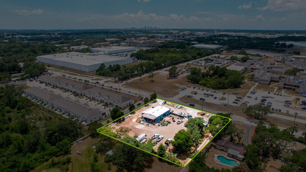 6509 Orient Rd, Tampa, FL à louer - Photo de l’immeuble – Image 2 sur 9