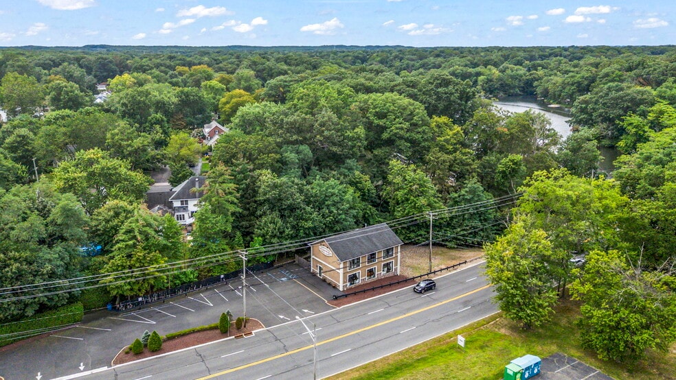 870 Highway 34, Matawan, NJ à vendre - Photo de l’immeuble – Image 2 sur 29