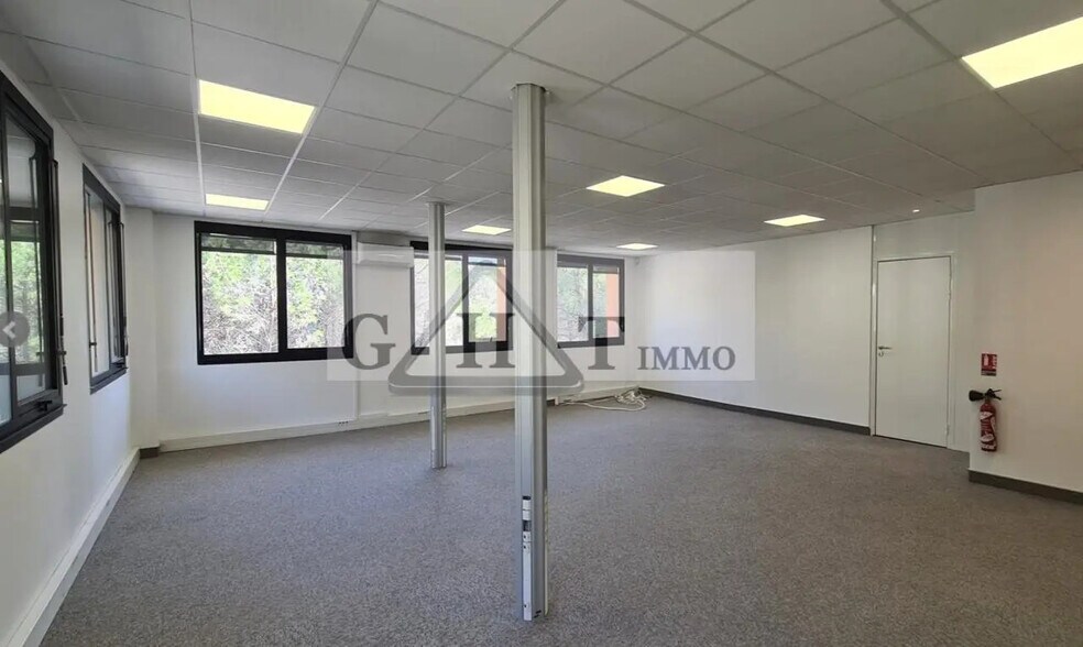 Bureau dans Valbonne à louer - Photo de l’immeuble – Image 2 sur 3