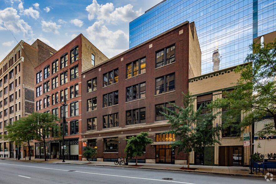 208 S Jefferson St, Chicago, IL à louer - Photo de l’immeuble – Image 1 sur 17