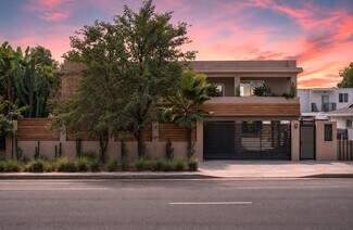Plus de détails pour 11121 Glenoaks Blvd, Pacoima, CA - Santé à vendre