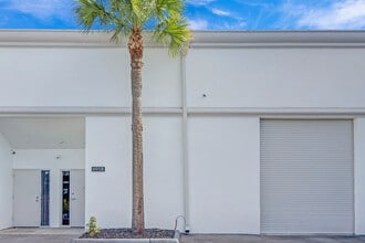 6950-6964 SW 47th St, Miami, FL à louer Photo de l’immeuble– Image 1 sur 11