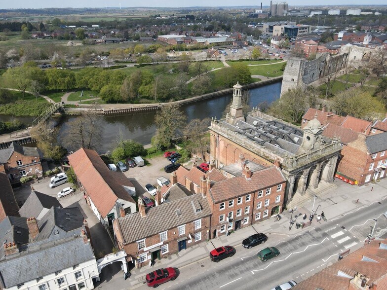 28-32B Castle Gate, Newark, NG24 1BG portefeuille de 2 biens à vendre sur LoopNet.fr - Aérien – Image 3 sur 6