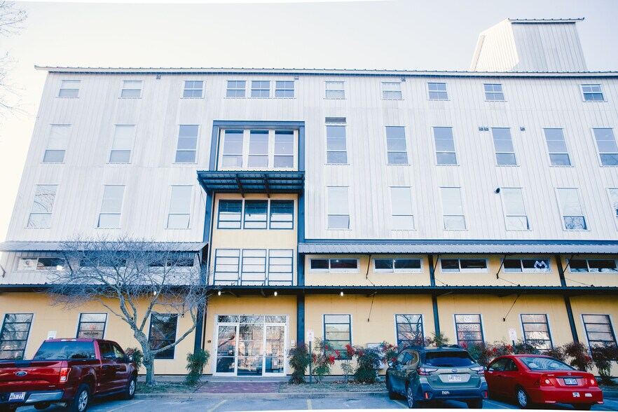 525 S School Ave, Fayetteville, AR à louer - Photo de l’immeuble – Image 3 sur 22