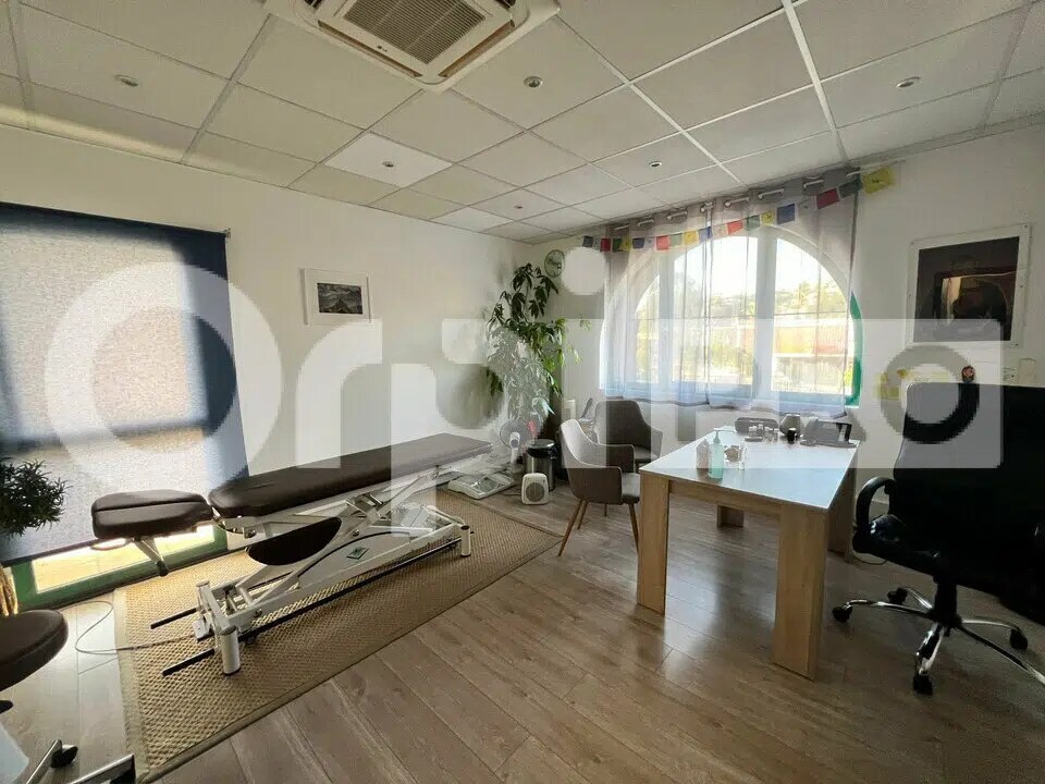 Bureau dans Mandelieu-la-Napoule à louer Photo de l’immeuble– Image 1 sur 5