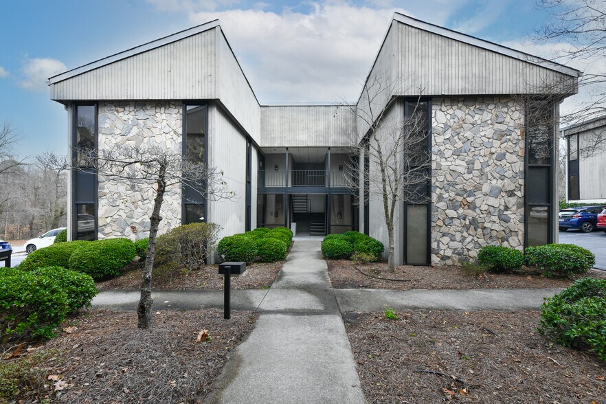 3721 W Market St, Greensboro, NC à vendre - Photo de l’immeuble – Image 1 sur 3