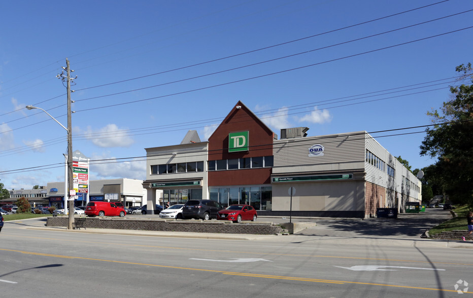 1119 Fennell Ave, Hamilton, ON à louer - Photo de l’immeuble – Image 2 sur 9