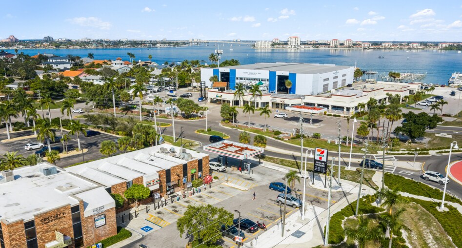 150 Pinellas Bayway S, Saint Petersburg, FL à vendre Photo principale– Image 1 sur 6