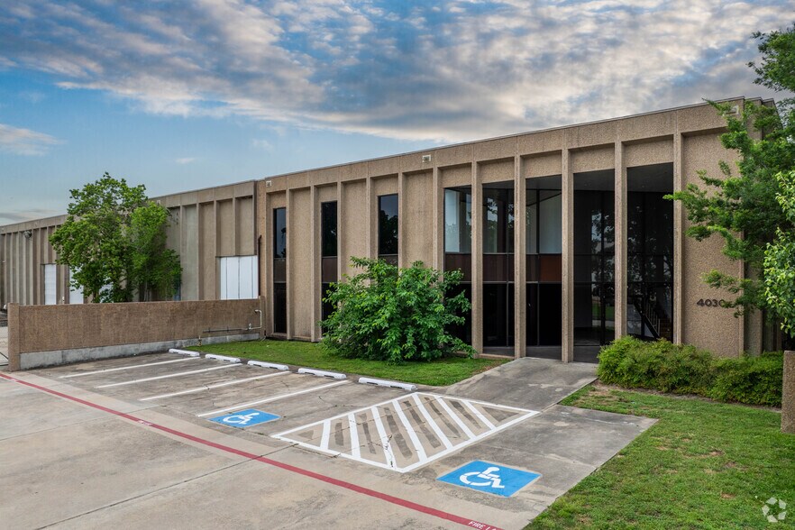 4030 Bluebonnet Dr, Stafford, TX à vendre - Photo principale – Image 1 sur 10