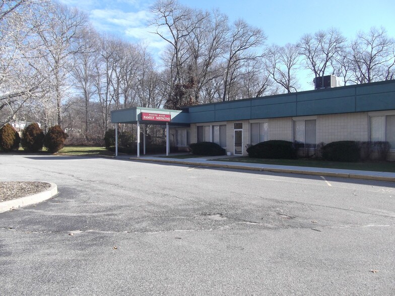 271 Route 25A, Wading River, NY à louer - Photo de l’immeuble – Image 2 sur 25