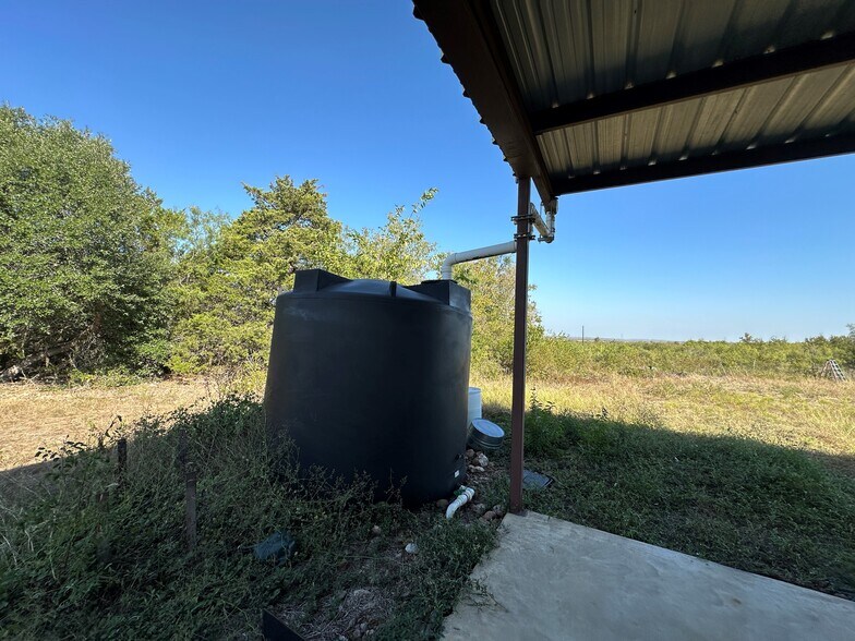 12545 Glass Rd, Buda, TX à vendre - Photo de l’immeuble – Image 2 sur 35