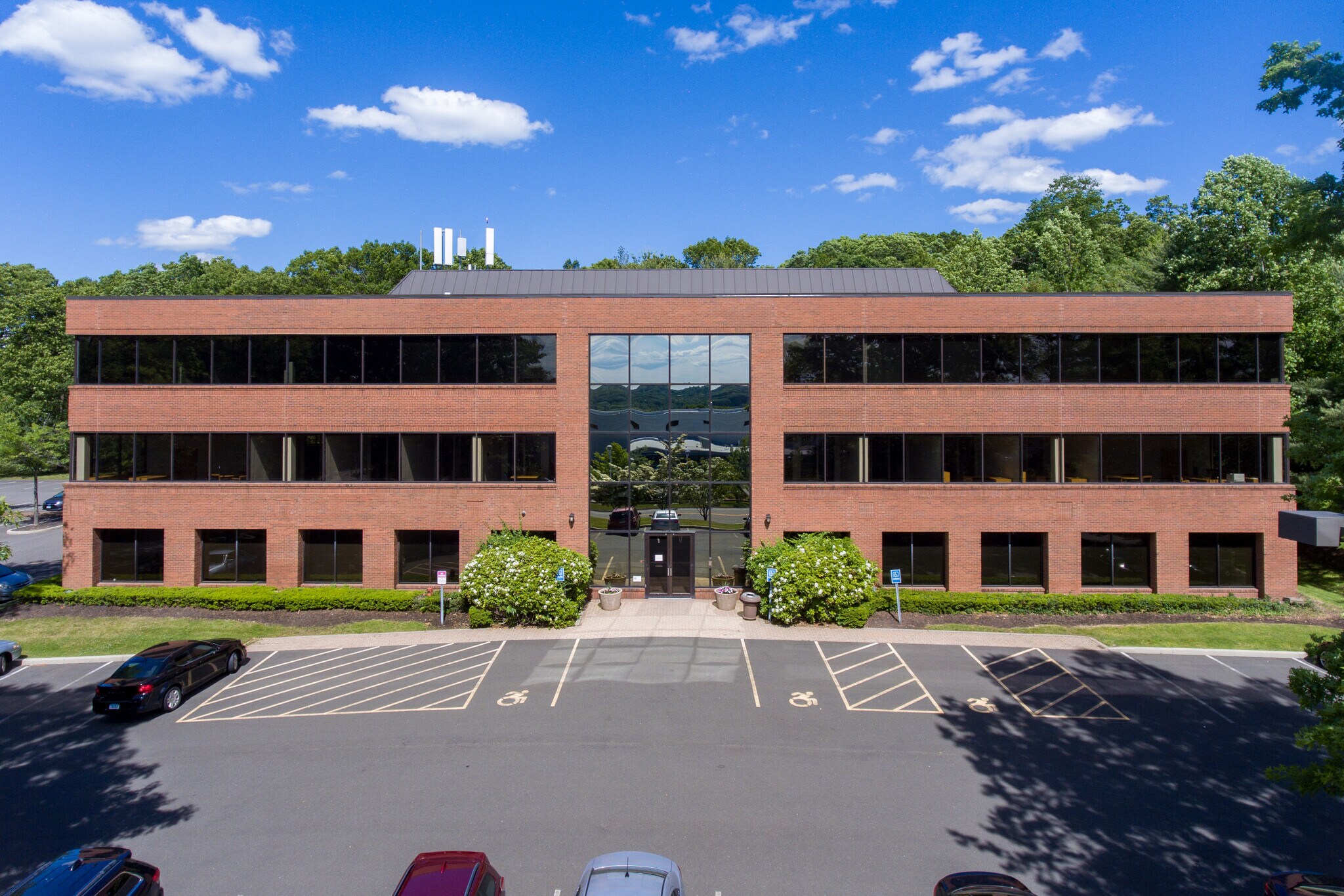55 Corporate Dr, Trumbull, CT à louer Photo de l’immeuble– Image 1 sur 21