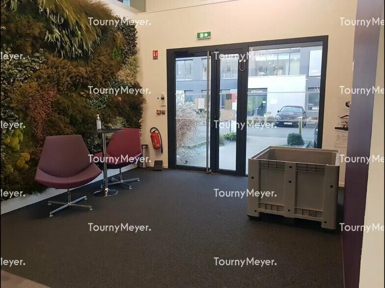 Bureau dans Saint-Grégoire à louer - Photo de l’immeuble – Image 2 sur 8