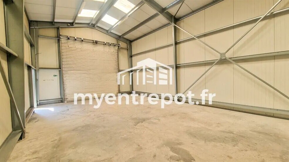 Local d’activités dans Marseille à louer - Photo de l’immeuble – Image 2 sur 7