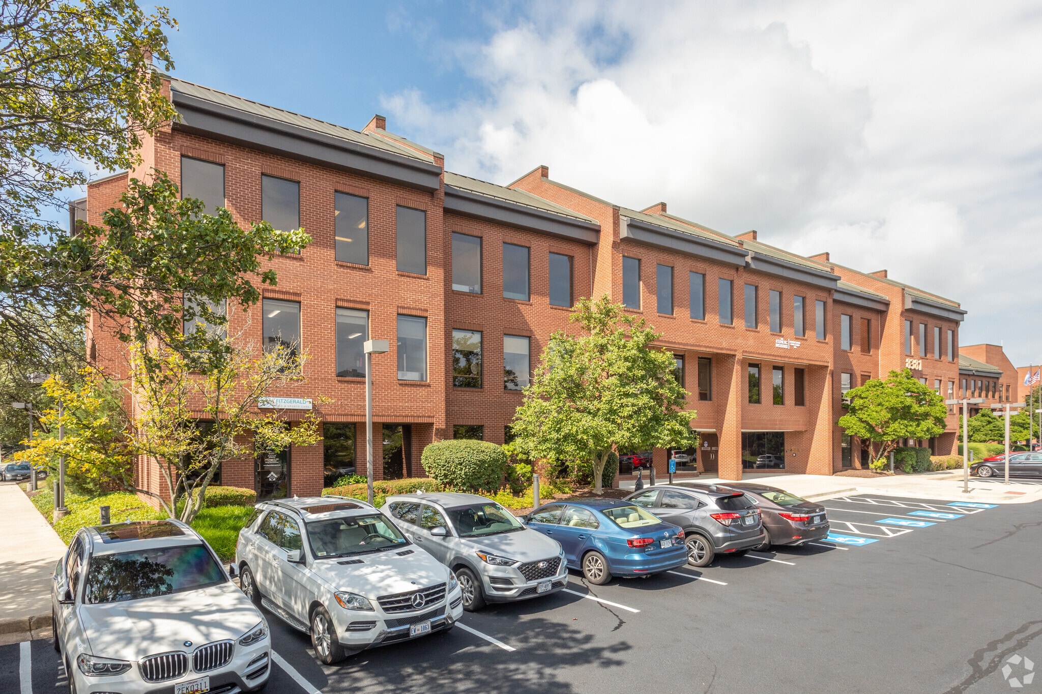 8381 Old Courthouse Rd, Vienna, VA à louer Photo principale– Image 1 sur 7