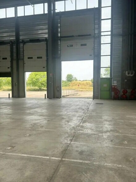Industriel/Logistique dans Varennes-le-Grand à louer - Photo intérieure – Image 2 sur 4
