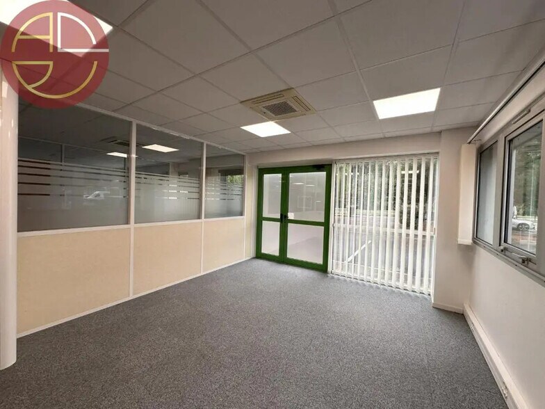 Local commercial dans CASTELNAU-D'ESTRETEFONDS à louer - Photo de l’immeuble – Image 1 sur 4