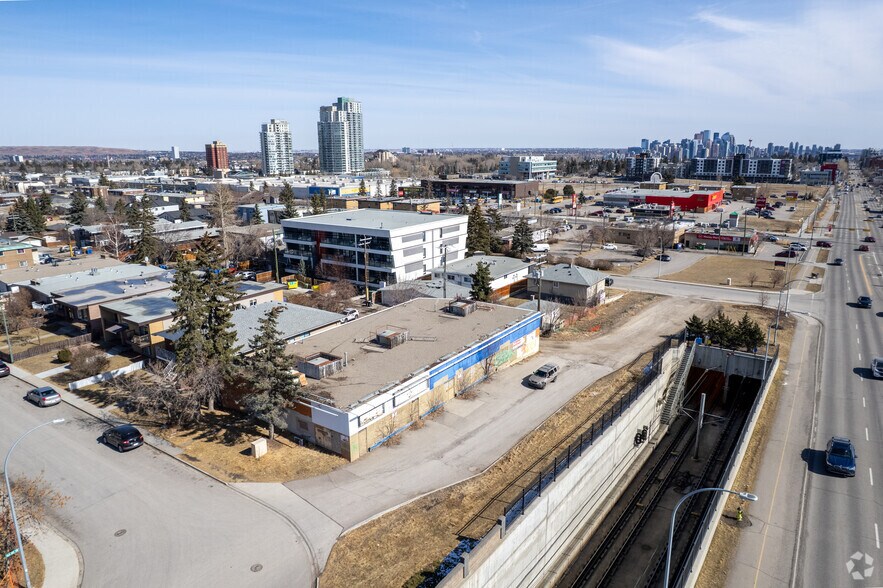 1639 38, Calgary, AB à vendre - Aérien – Image 3 sur 3