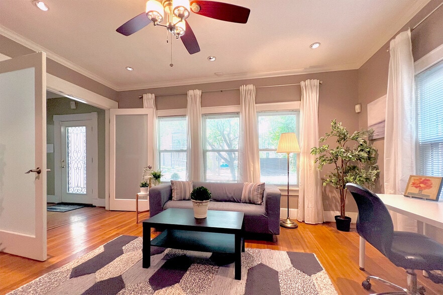 2407 Waugh Dr, Houston, TX à vendre - Photo intérieure – Image 2 sur 19