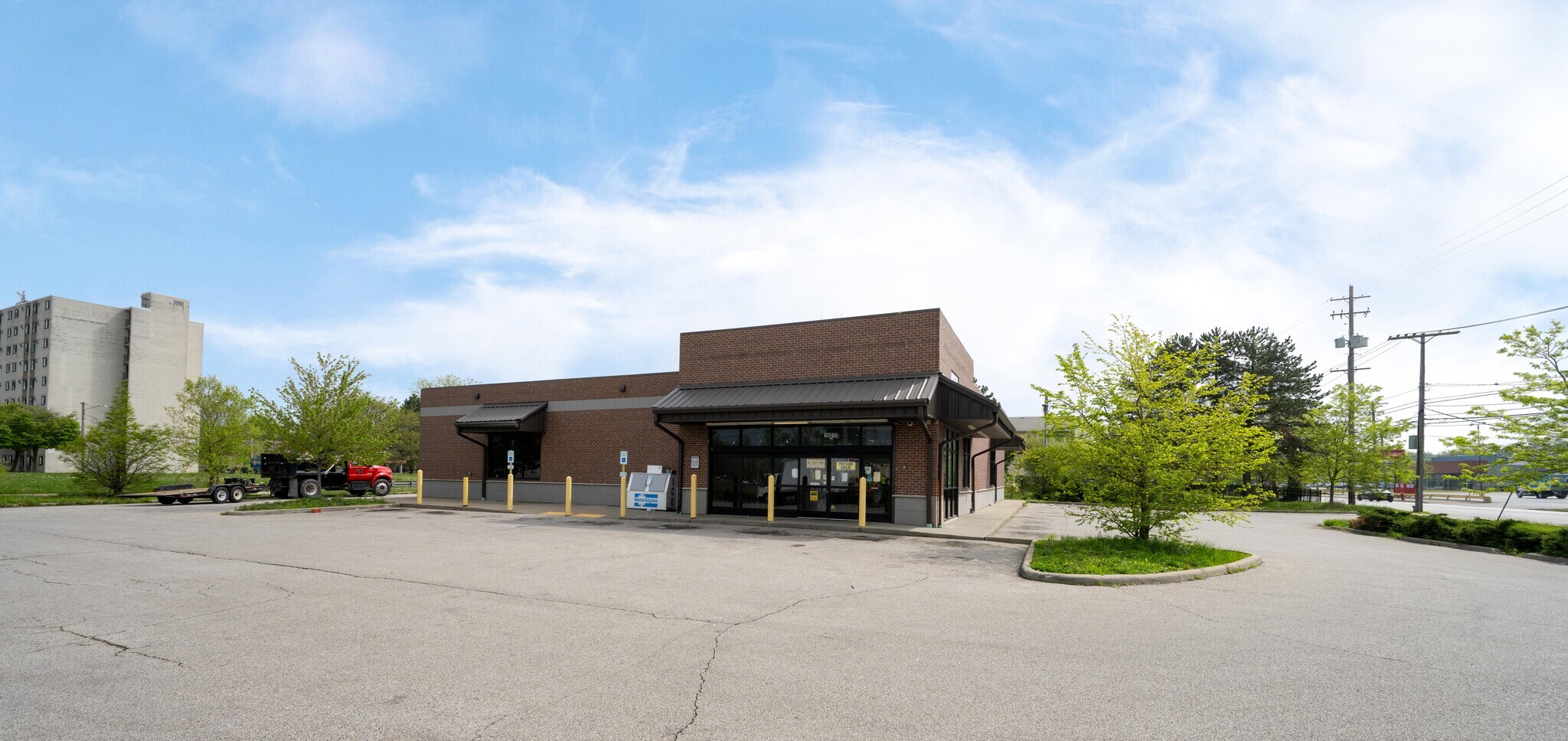 16015 Lake Shore Blvd, Cleveland, OH à vendre Photo principale– Image 1 sur 5