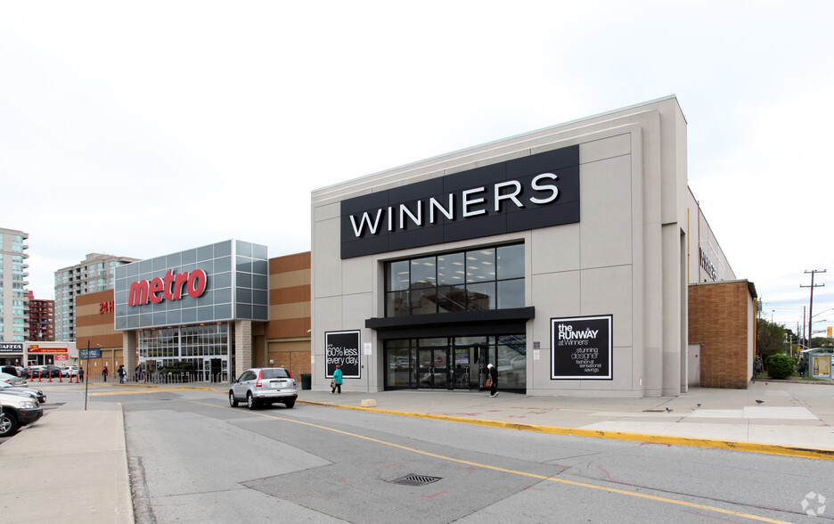 490-528 Lawrence Ave W, Toronto, ON à louer - Photo de l’immeuble – Image 3 sur 3
