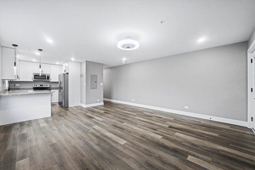 1016 S State St, Lockport, IL à vendre - Photo intérieure – Image 3 sur 27