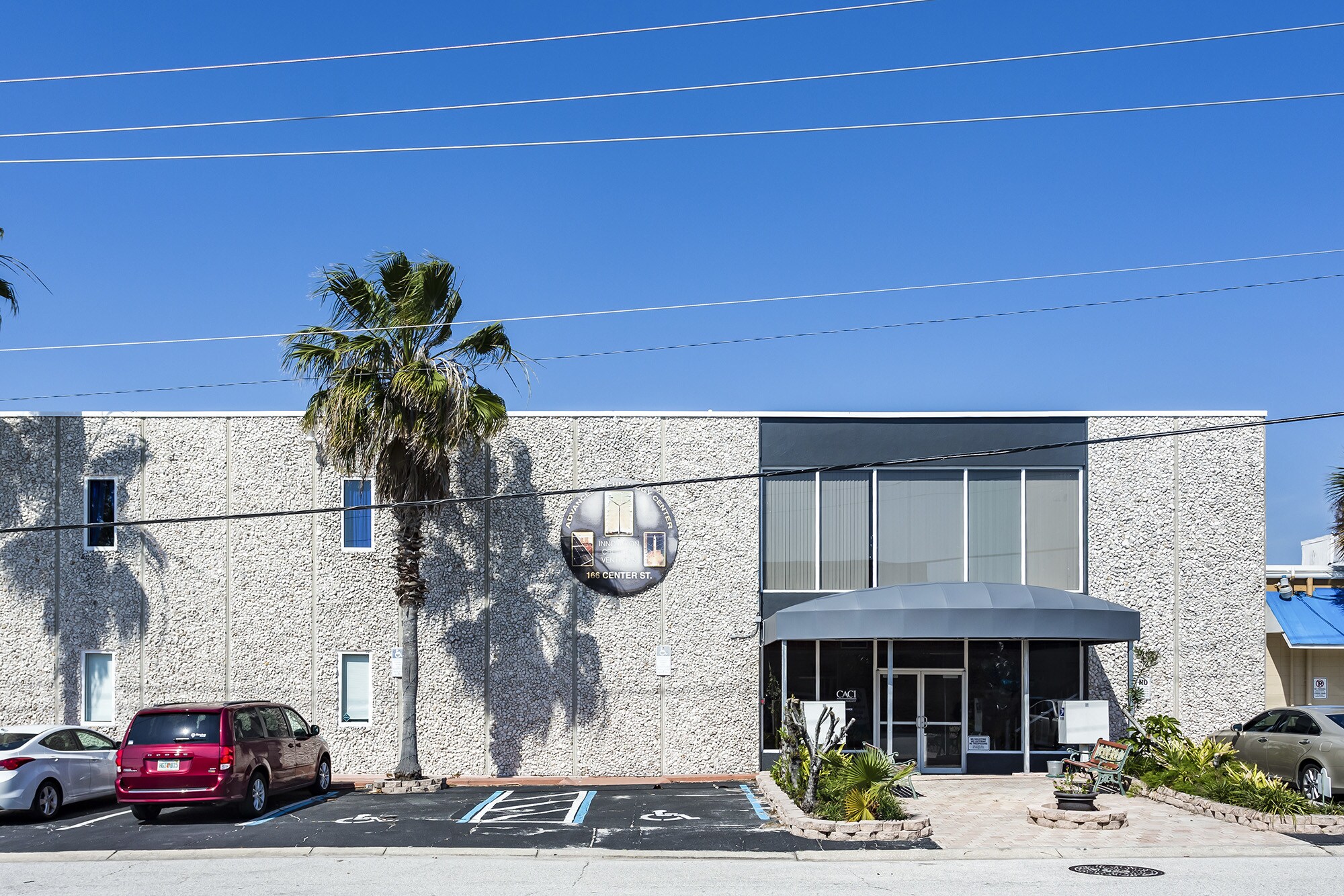 166 Center St, Cape Canaveral, FL à louer Photo principale– Image 1 sur 24