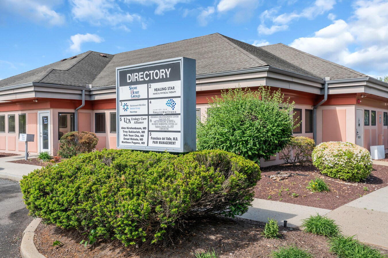 501 Iron Bridge Rd, Freehold, NJ 07728 - Lot 3 - - Photo intérieure - Image 1 of 19