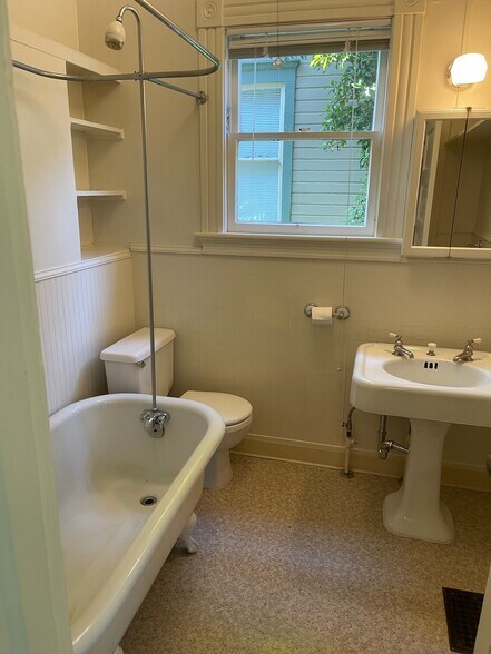 903 SE 17th Ave, Portland, OR à vendre - Photo intérieure – Image 2 sur 8