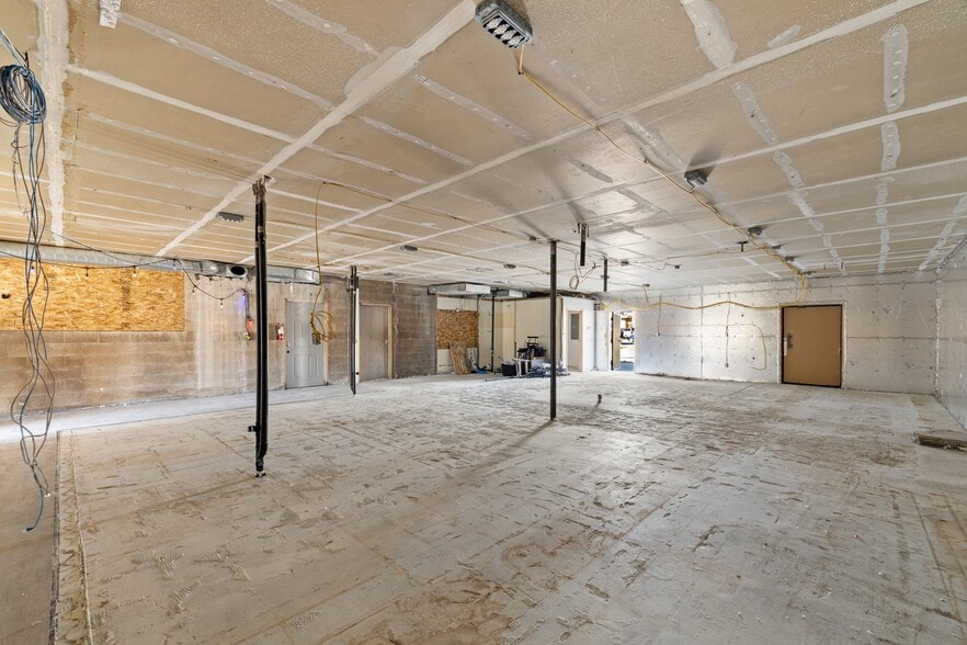 68766 Perez Rd, Cathedral City, CA à louer - Photo intérieure – Image 2 sur 5