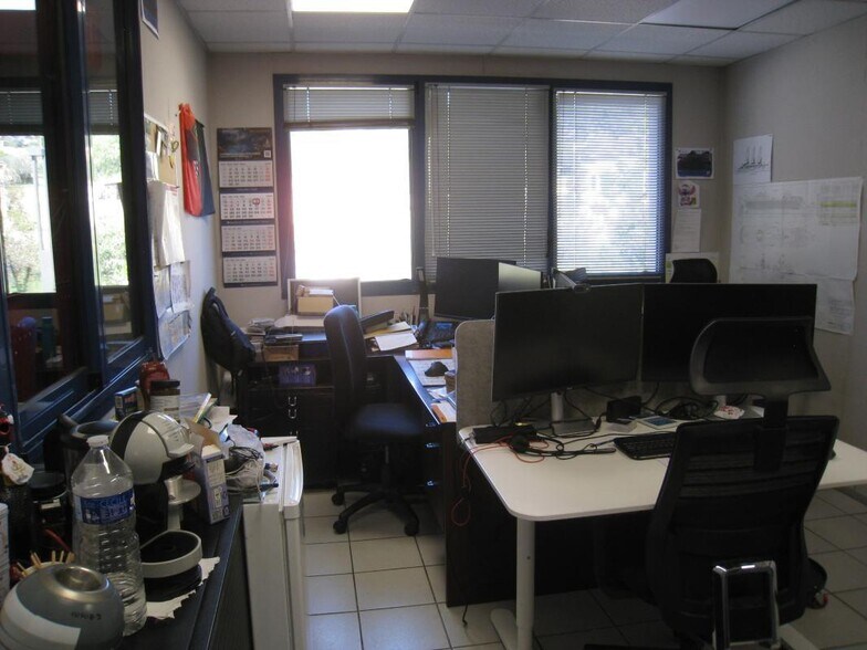 Industriel/Logistique dans Roquevaire à vendre - Photo intérieure – Image 3 sur 6
