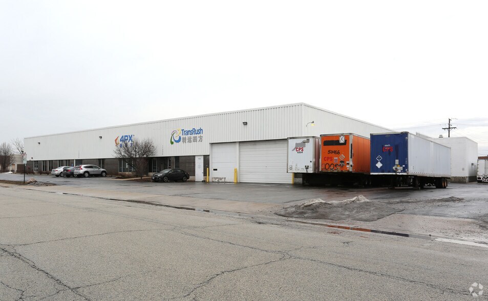 1100 Chase Ave, Elk Grove Village, IL à louer - Photo de l’immeuble – Image 2 sur 13