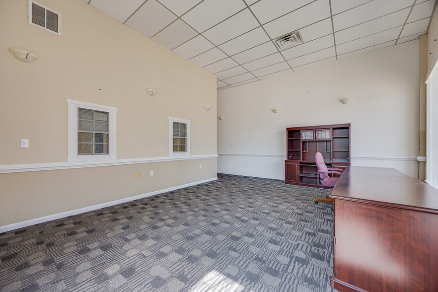 30 E Main St, Luray, VA à vendre - Photo de l’immeuble – Image 2 sur 59