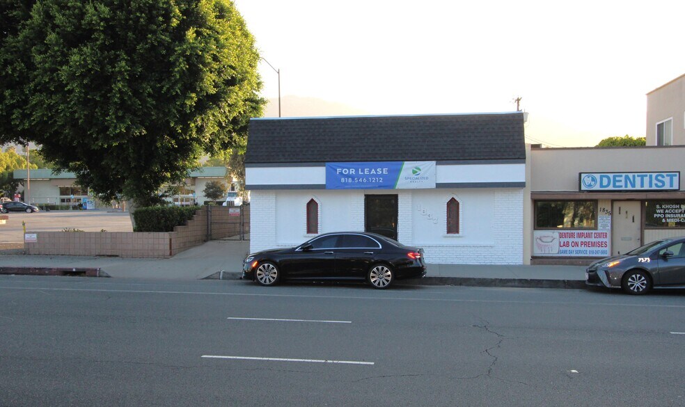1837 W Glenoaks Blvd, Glendale, CA à louer - Photo de l’immeuble – Image 1 sur 6
