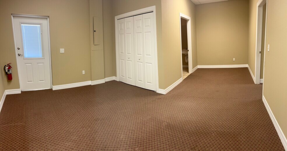 6105 Deltona Blvd, Spring Hill, FL à louer - Photo intérieure – Image 3 sur 19