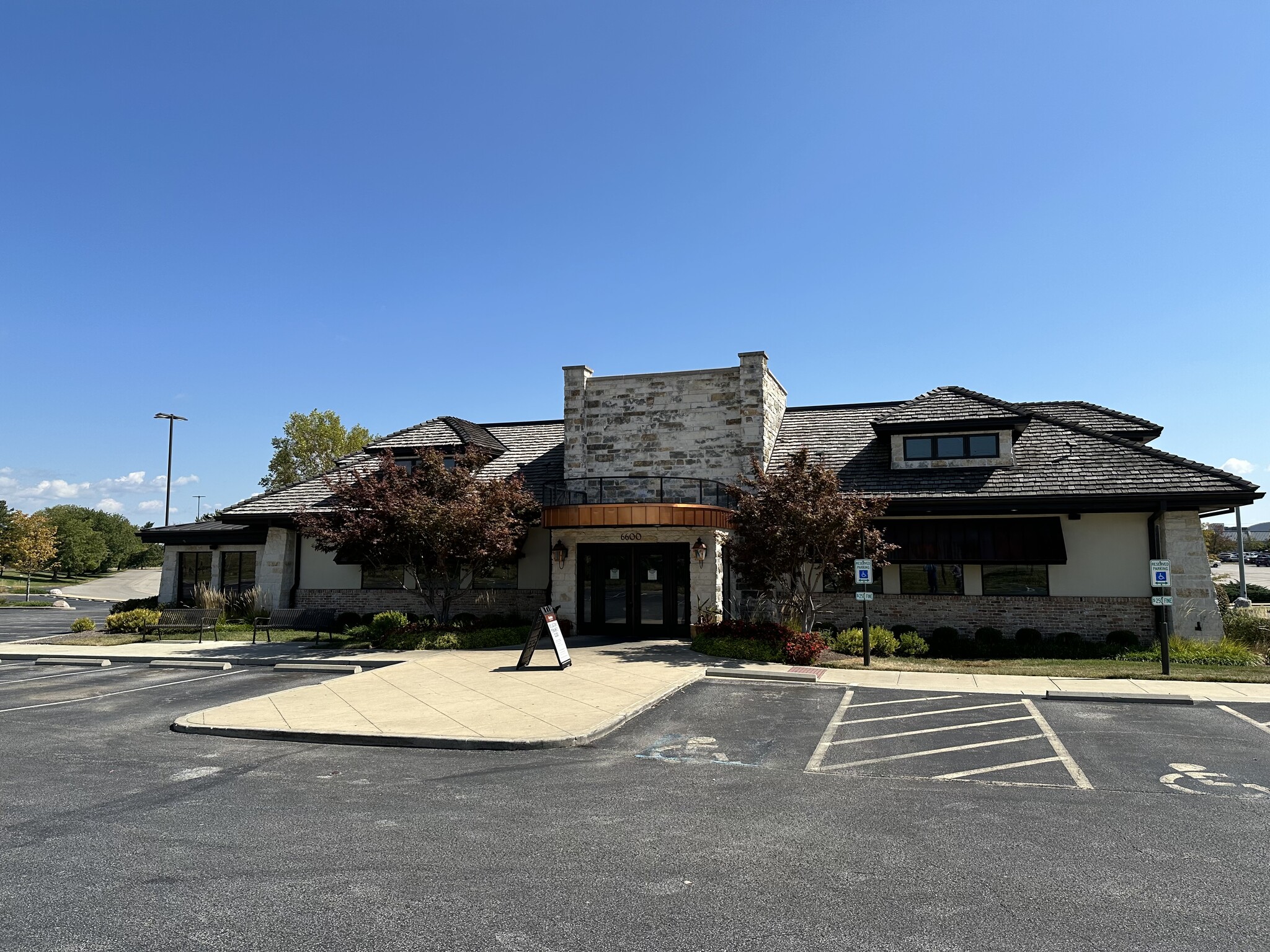 6600 N Illinois St, Fairview Heights, IL à louer Photo principale– Image 1 sur 3