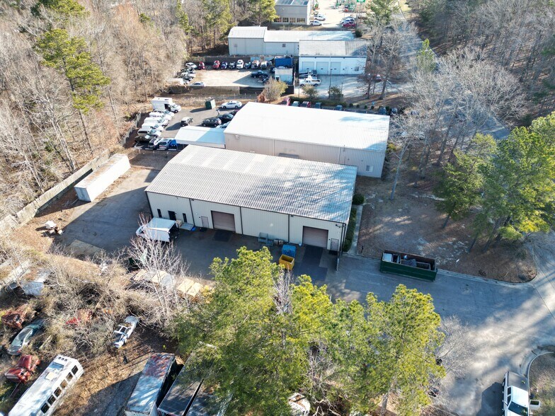725 Industrial Park Dr, Newport News, VA à louer - Photo de l’immeuble – Image 2 sur 12
