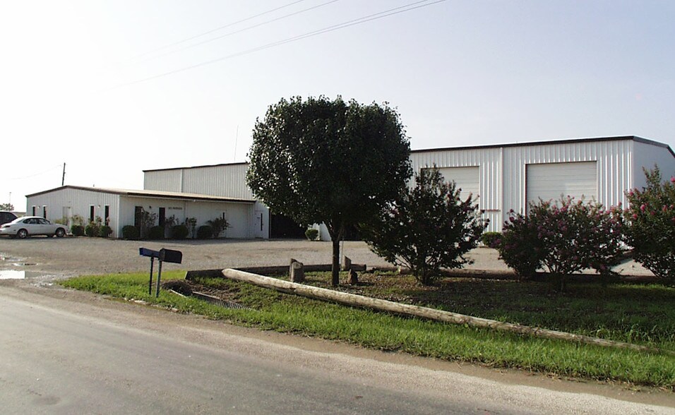 4981 Barthold Rd, Denton, TX à louer - Photo principale – Image 1 sur 3