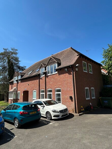 High St, Henley In Arden à louer - Photo de l’immeuble – Image 1 sur 7