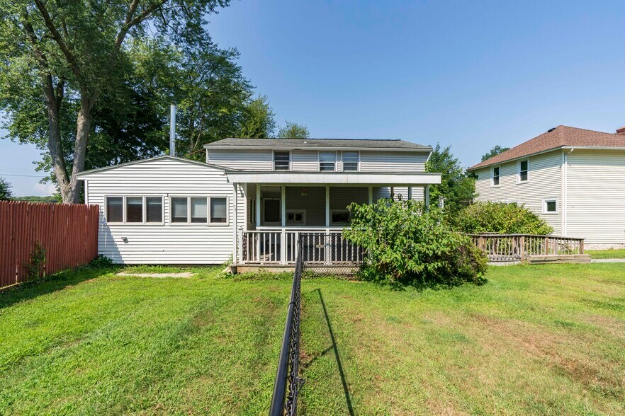 7316 S Broadway, Red Hook, NY à vendre - Photo de l’immeuble – Image 3 sur 5