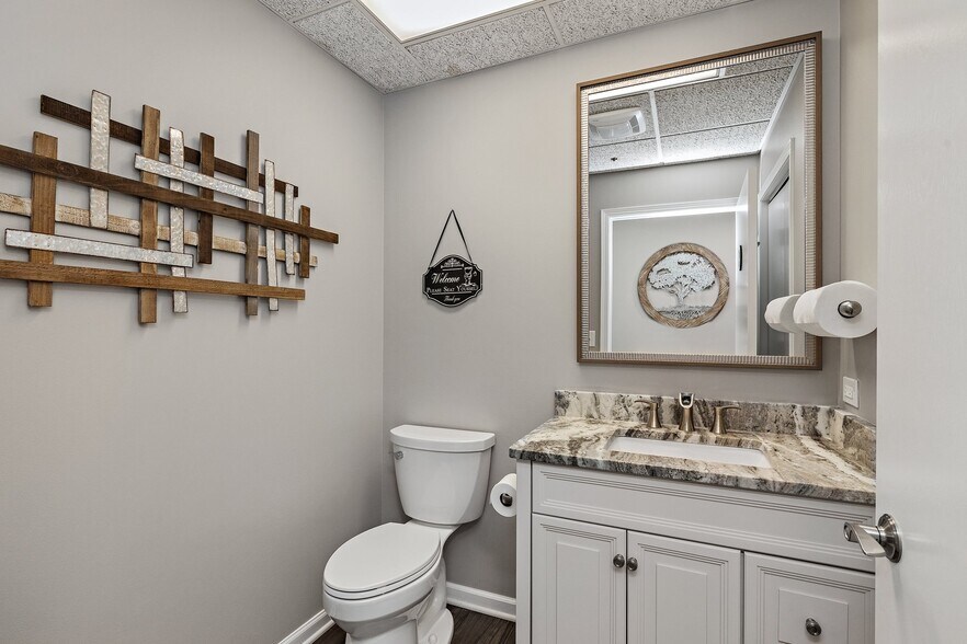 1015-1025 W Wise Rd, Schaumburg, IL à vendre - Photo de l’immeuble – Image 3 sur 21