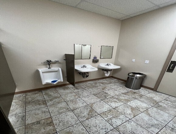 8988-8990 Grand River Ave, Detroit, MI à vendre - Photo intérieure – Image 2 sur 5