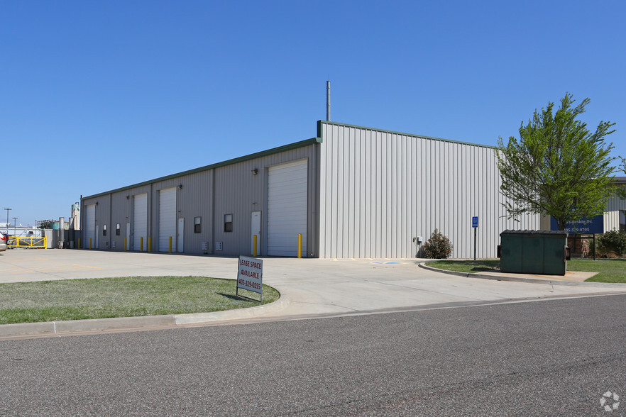 3333-3349 Deskin Dr, Norman, OK à louer - Photo de l’immeuble – Image 1 sur 6