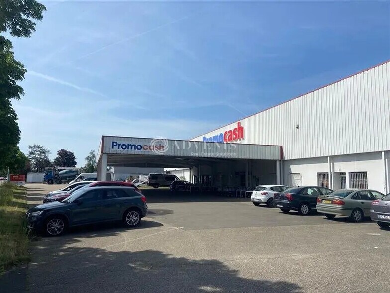 Local commercial dans Bourg-en-Bresse à louer - Photo de l’immeuble – Image 2 sur 6
