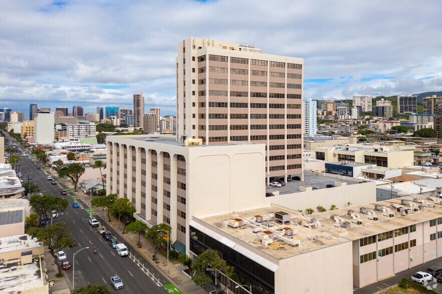 1314 S king St, Honolulu, HI à louer - Photo de l’immeuble – Image 1 sur 9