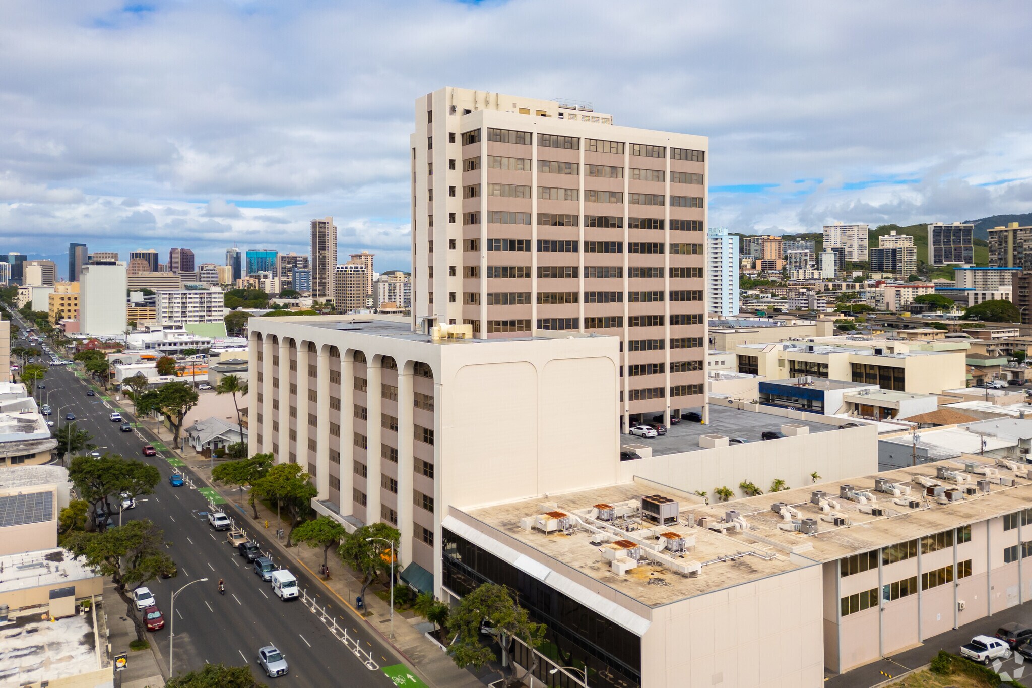 1314 S king St, Honolulu, HI à louer Photo de l’immeuble– Image 1 sur 10